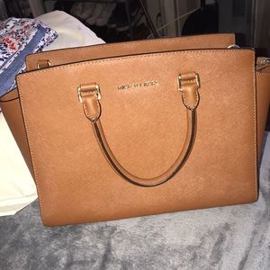 Large Michael Kors Selma